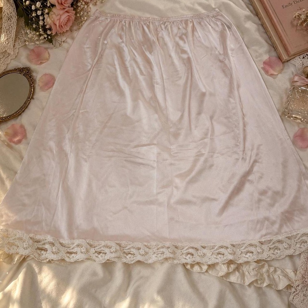70s Lace Slip Skirt 70s Vanity Fair pale pink satin slip skirt size small